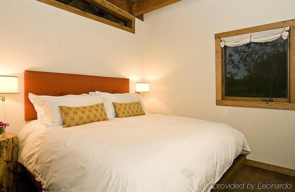 Fireside Resort Wilson Room photo